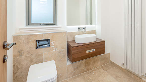 Bathroom, 527 Lanark Road, Juniper Green.